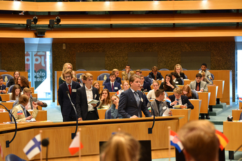 Foto's Tweede dag Algemene Vergaderingen van het Model European Parliament Nederland 2019