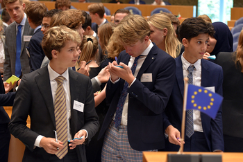 Foto's Tweede dag Algemene Vergaderingen van het Model European Parliament Nederland 2019