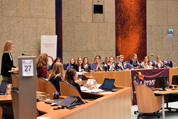 Foto's Tweede dag Algemene Vergaderingen van het Model European Parliament Nederland 2019