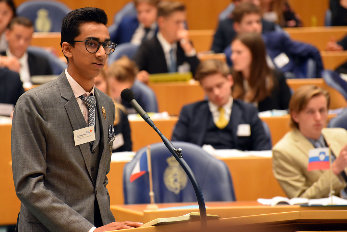 Foto's Tweede dag Algemene Vergaderingen van het Model European Parliament Nederland 2019