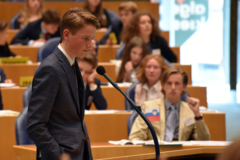 Foto's Tweede dag Algemene Vergaderingen van het Model European Parliament Nederland 2019