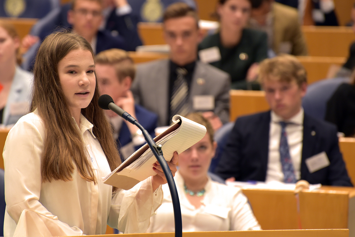 Foto's Tweede dag Algemene Vergaderingen van het Model European Parliament Nederland 2019