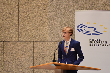 Foto's Tweede dag Algemene Vergaderingen van het Model European Parliament Nederland 2019