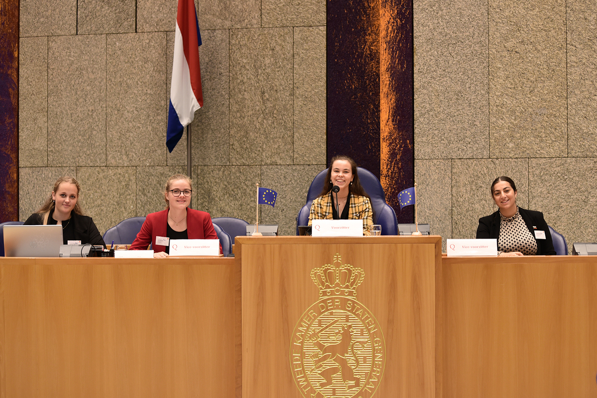 Foto's Tweede dag Algemene Vergaderingen van het Model European Parliament Nederland 2019